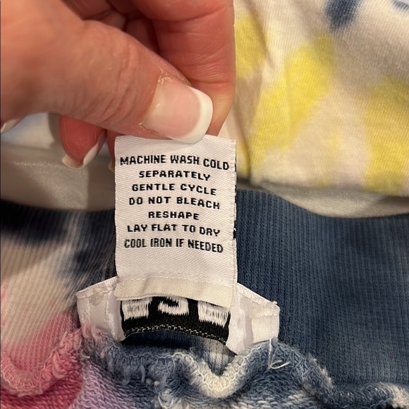 525 Colorful Tie-Dye T-Shirt and Shorts Set size XS - Picture 4 of 10